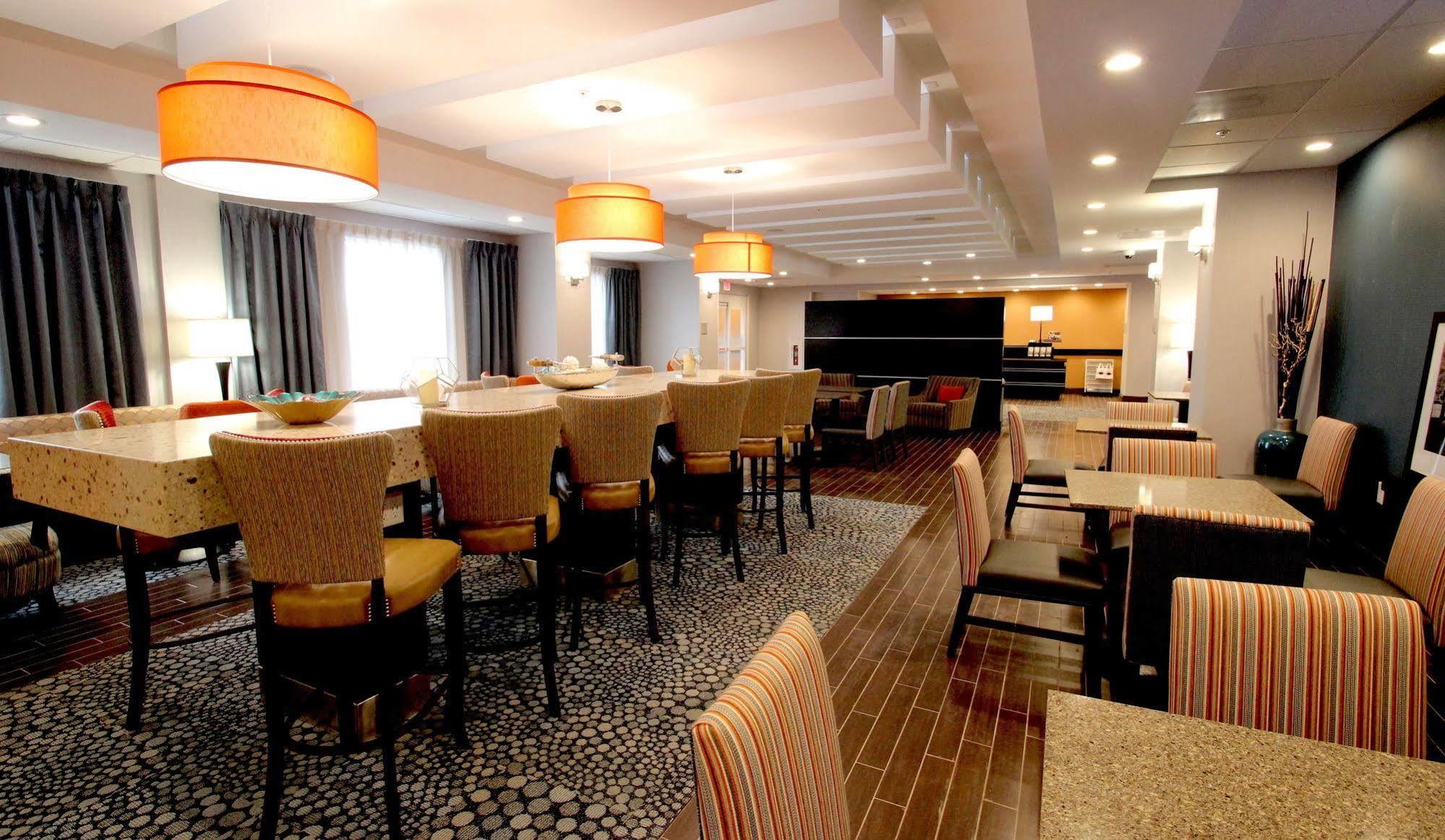 Hampton Inn- Suffolk Exterior photo